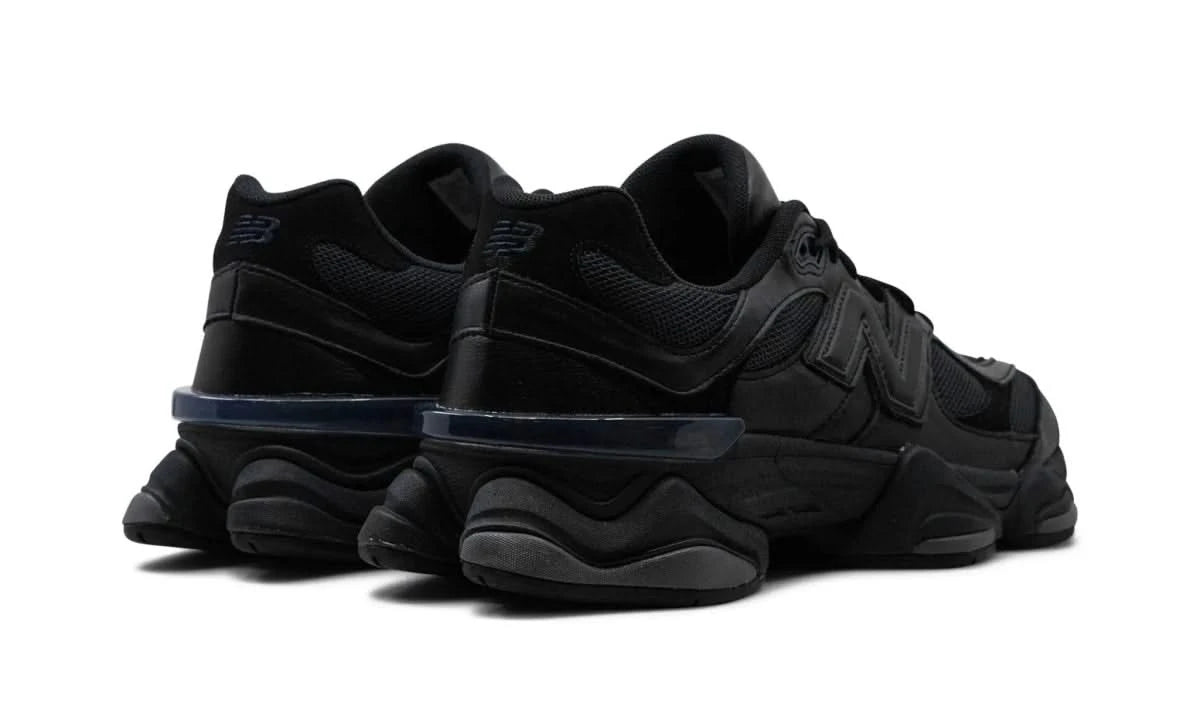 9060 Triple Black Leather - MNR Sneakers