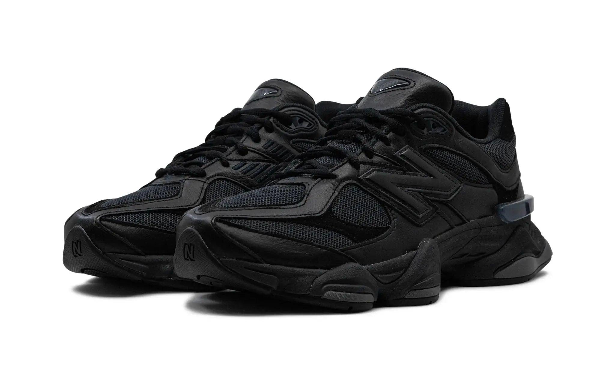 9060 Triple Black Leather - MNR Sneakers