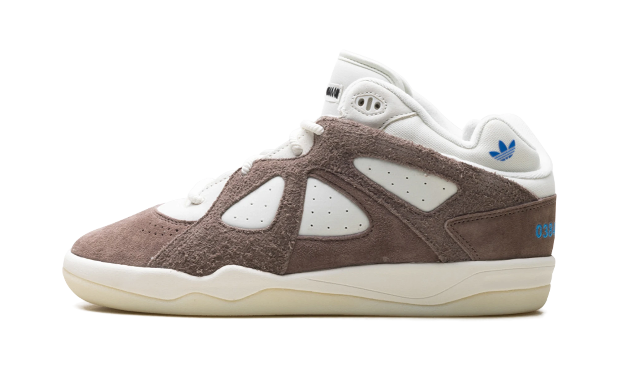 Détail du côté intérieur de la basket Adidas BadBo 1.0 Bad Bunny Brown blanc.