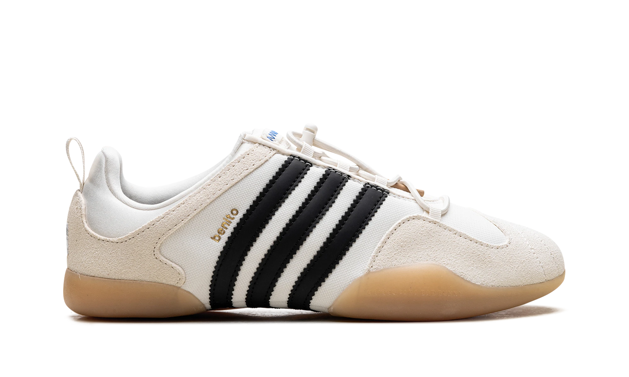 Basket Adidas Ballerina Bad Bunny Off White Black Gum en caoutchouc blanc, noir et marron, disponible en France, Suisse, Belgique et Luxembourg — vue de profil extérieur.