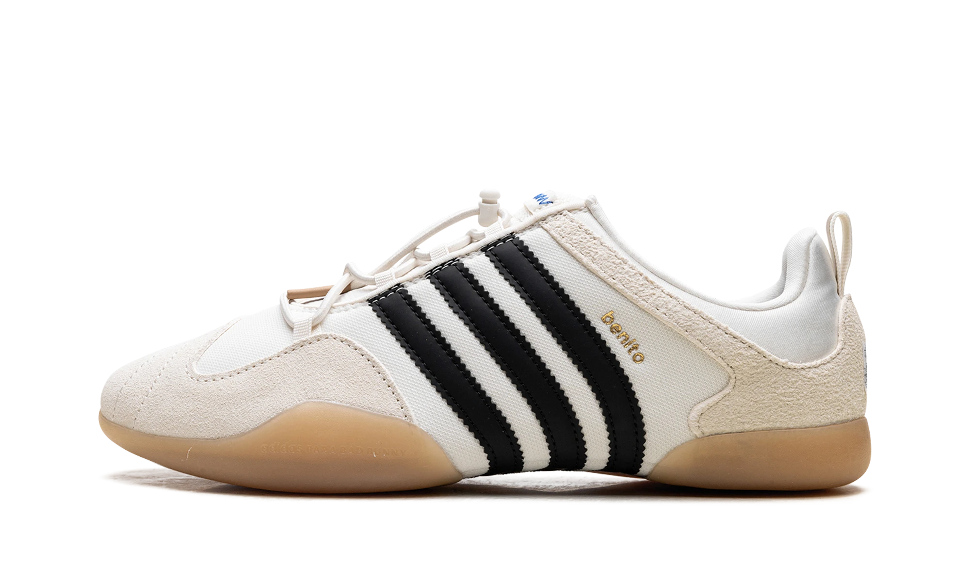 Détail du côté intérieur de la basket Adidas Ballerina Bad Bunny Off White Black Gum blanc, noir et marron.