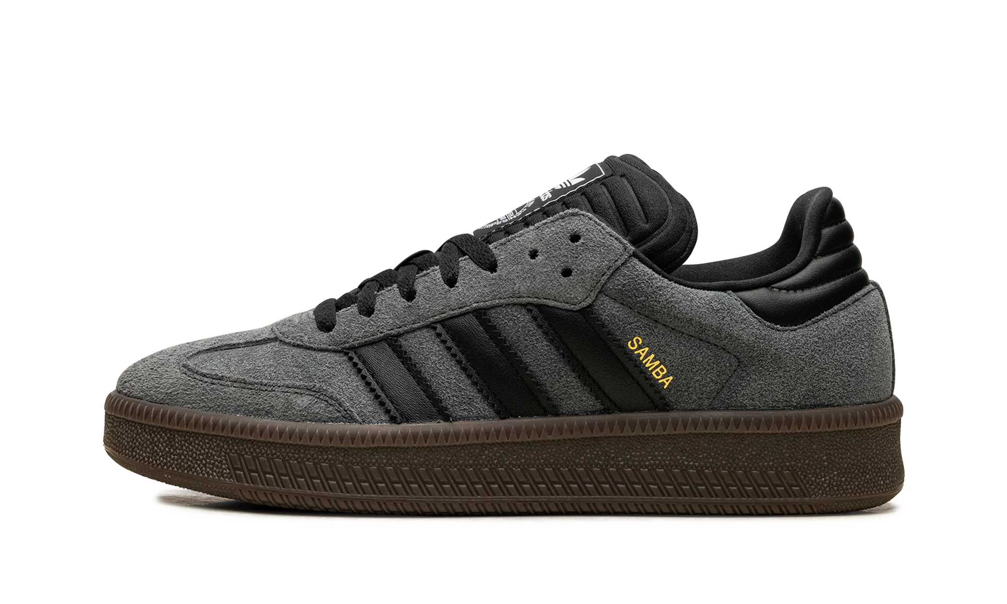 Détail du côté intérieur de la basket Adidas Samba XLG Grey Black Gum gris, noir et marron.