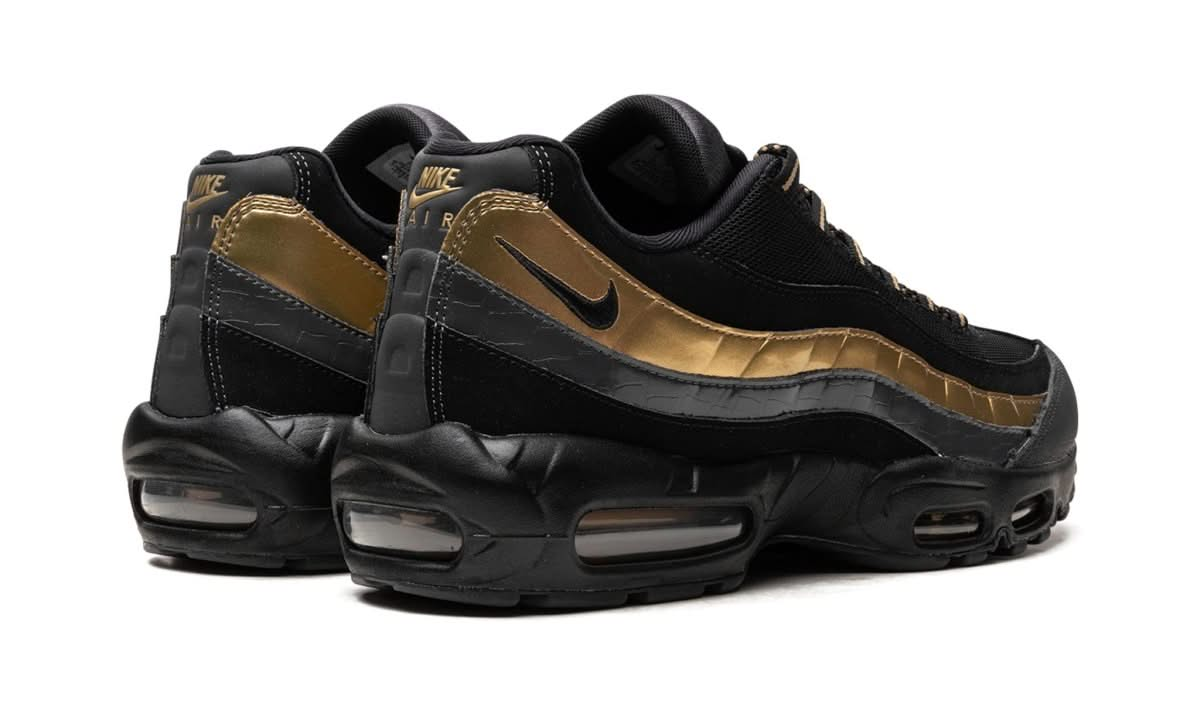 Air Max 95 Black Metallic Gold - MNR Sneakers