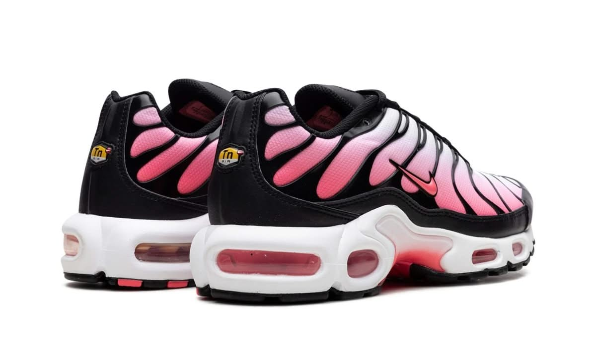 Air Max Plus Black Hot Punch - MNR Sneakers