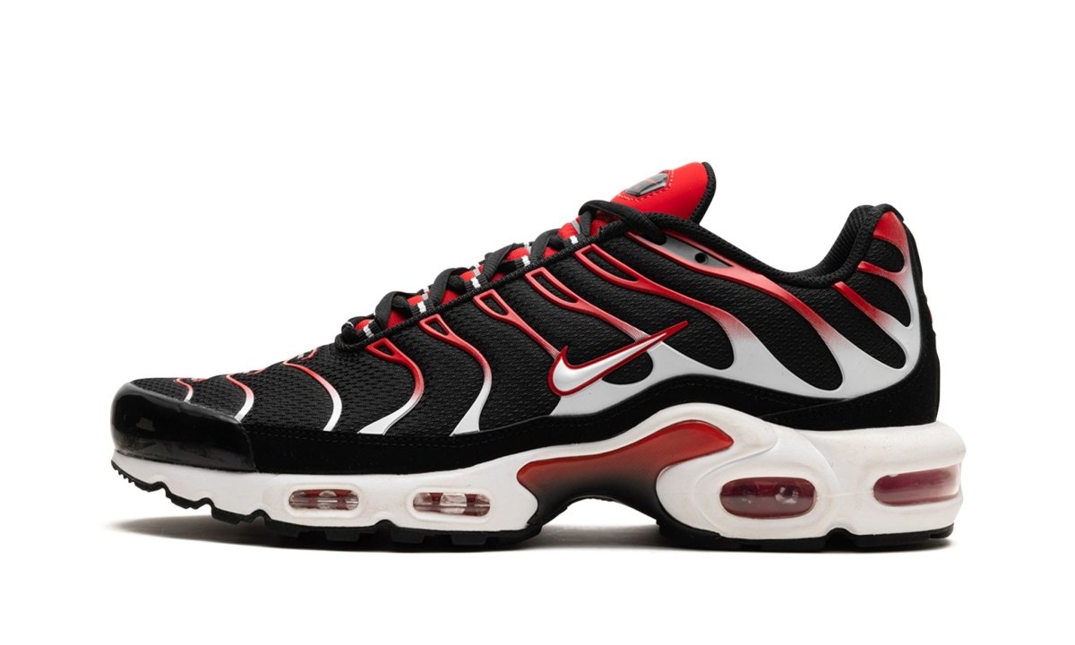 Air Max Plus Black White University Red