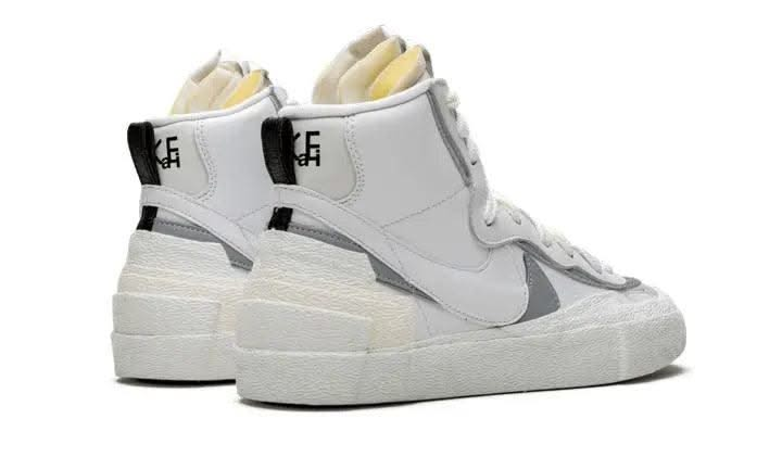 Blazer Mid Sacai White Grey - MNR Sneakers