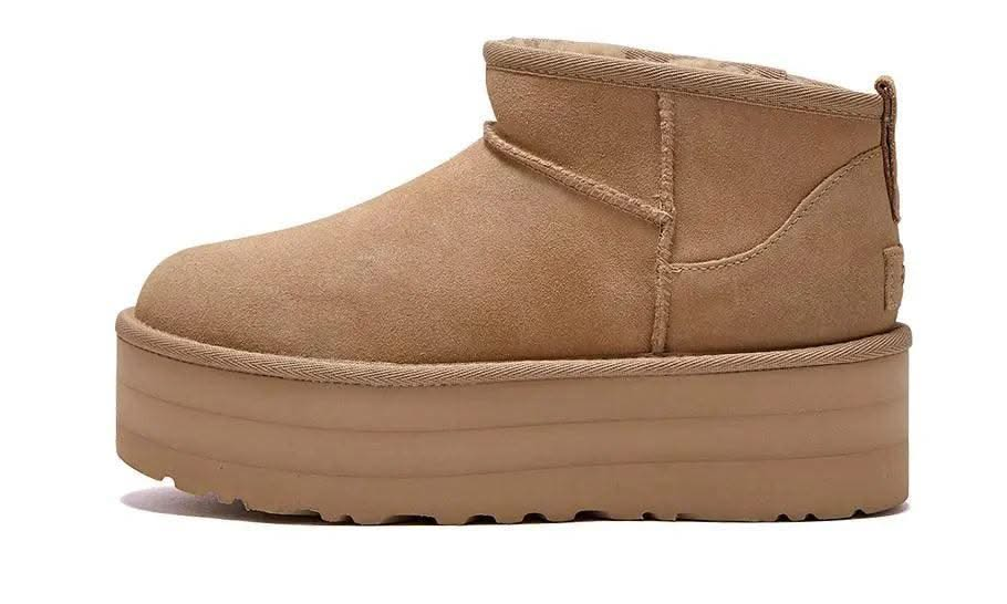 Classic Ultra Mini Platform Boot Mustard Seed - MNR Sneakers