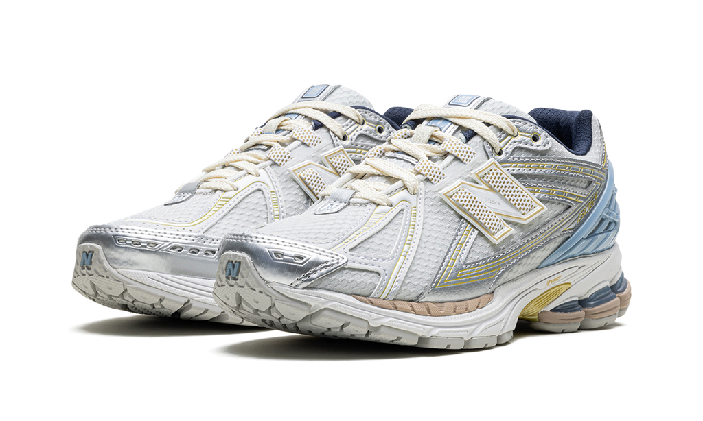 1906R Kith White Blue - M1906RKC