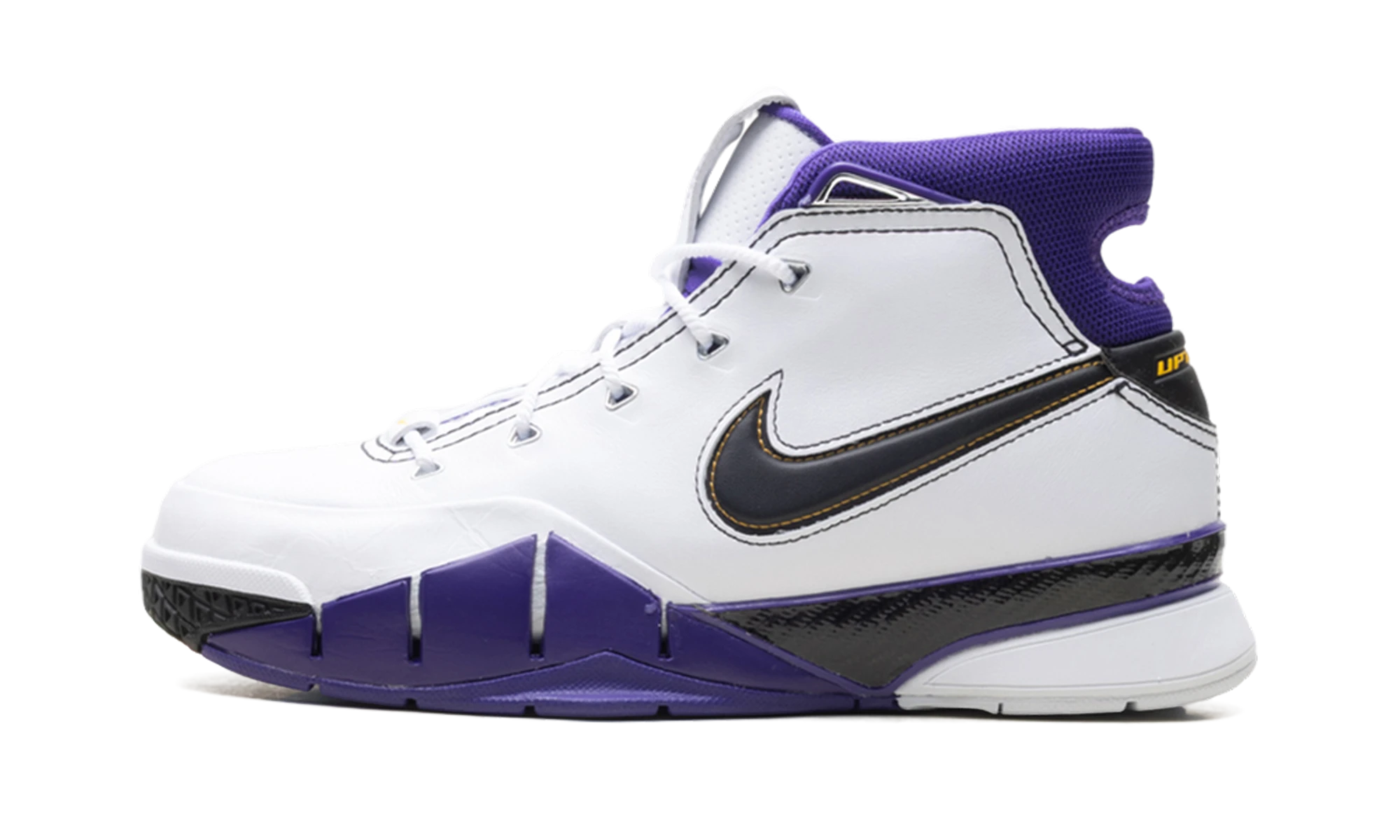 Détail du côté intérieur de la basket Nike Kobe 1 Protro 81 Pt Game blanc, noir et violet.