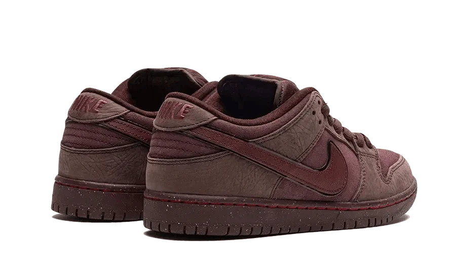 SB Dunk Low City Of Love Burgundy Crush - MNR Sneakers