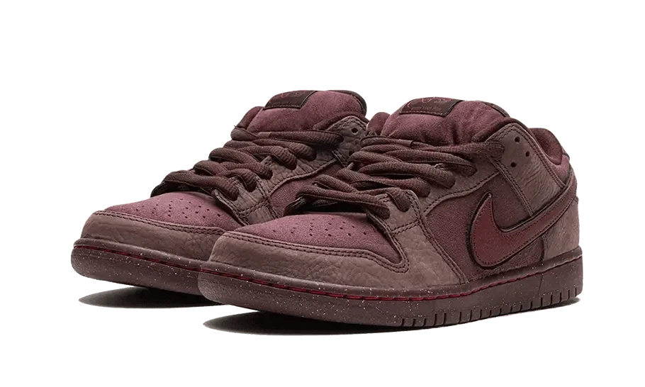 SB Dunk Low City Of Love Burgundy Crush - MNR Sneakers