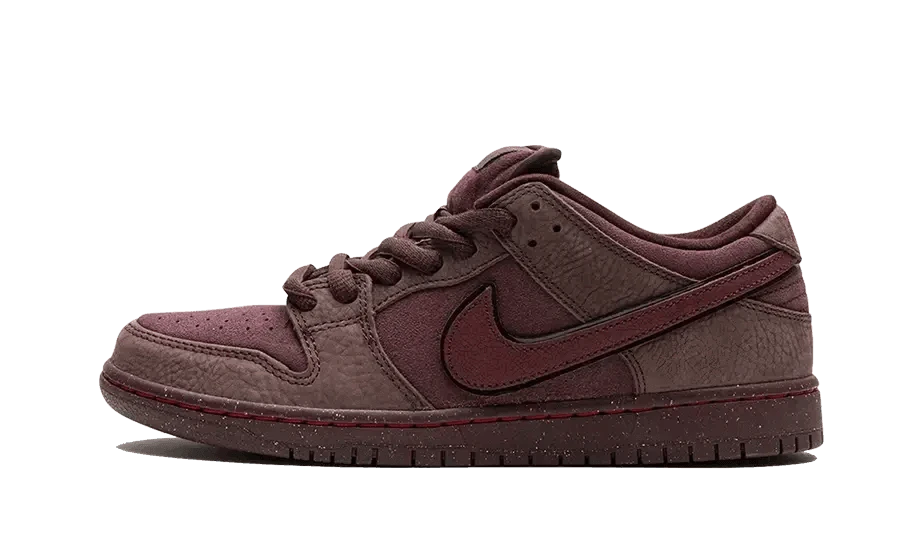 SB Dunk Low City Of Love Burgundy Crush - MNR Sneakers