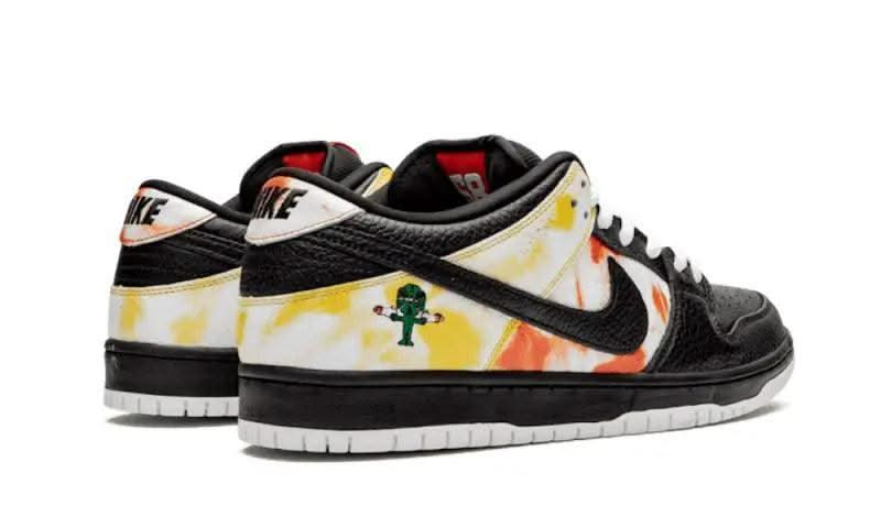 SB Dunk Low Raygun Tie Dye Home - MNR Sneakers