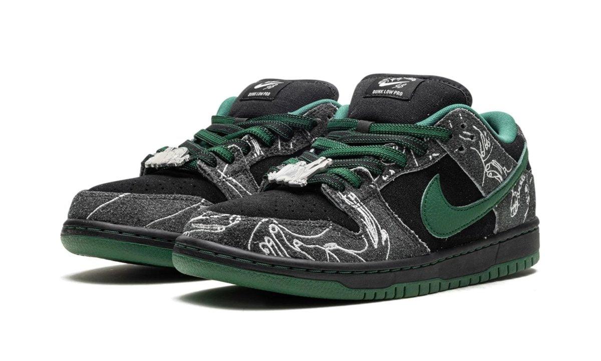 SB Dunk Low There Skateboards