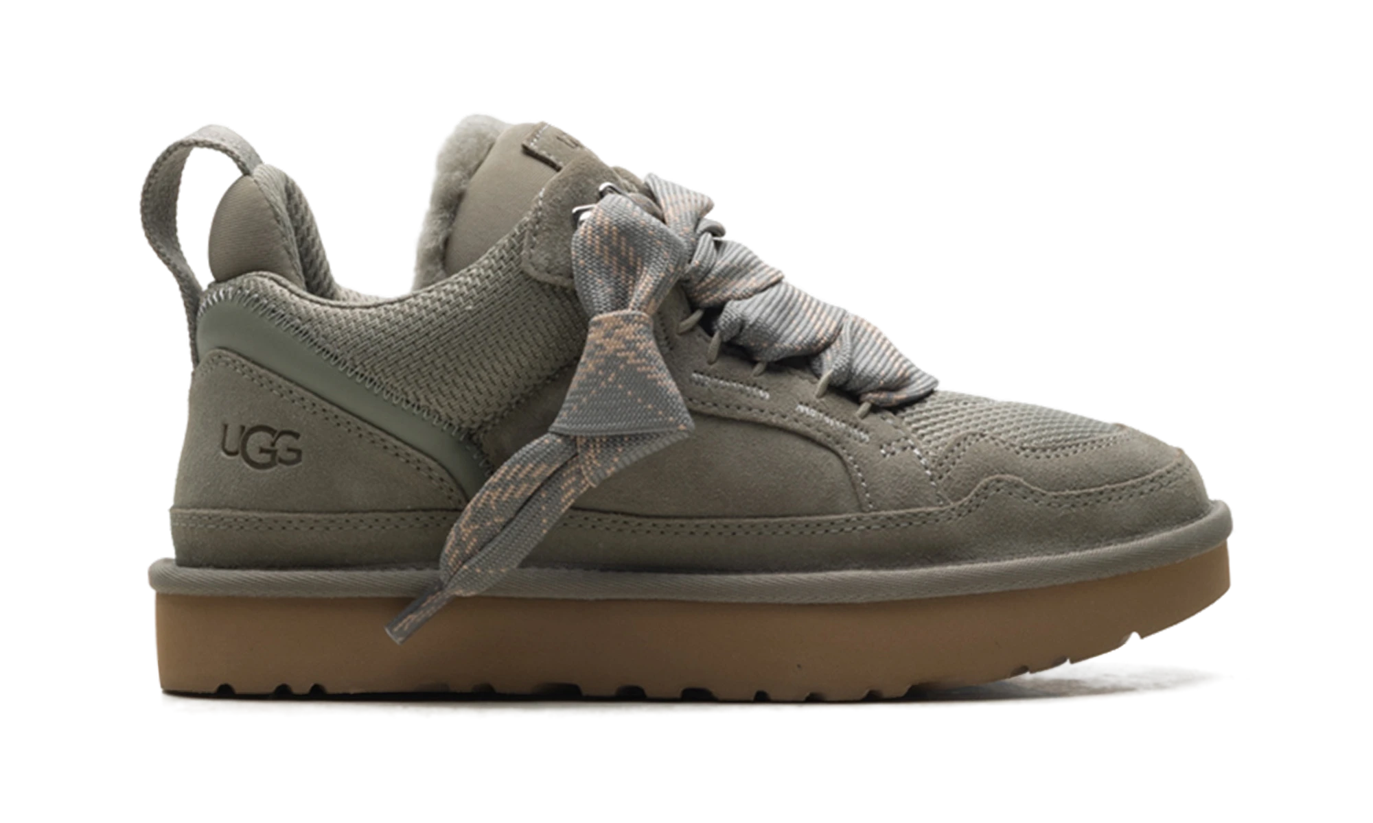 Basket UGG Lowmel Moss Green en cuir vert, disponible en France, Suisse, Belgique et Luxembourg — vue de profil extérieur.