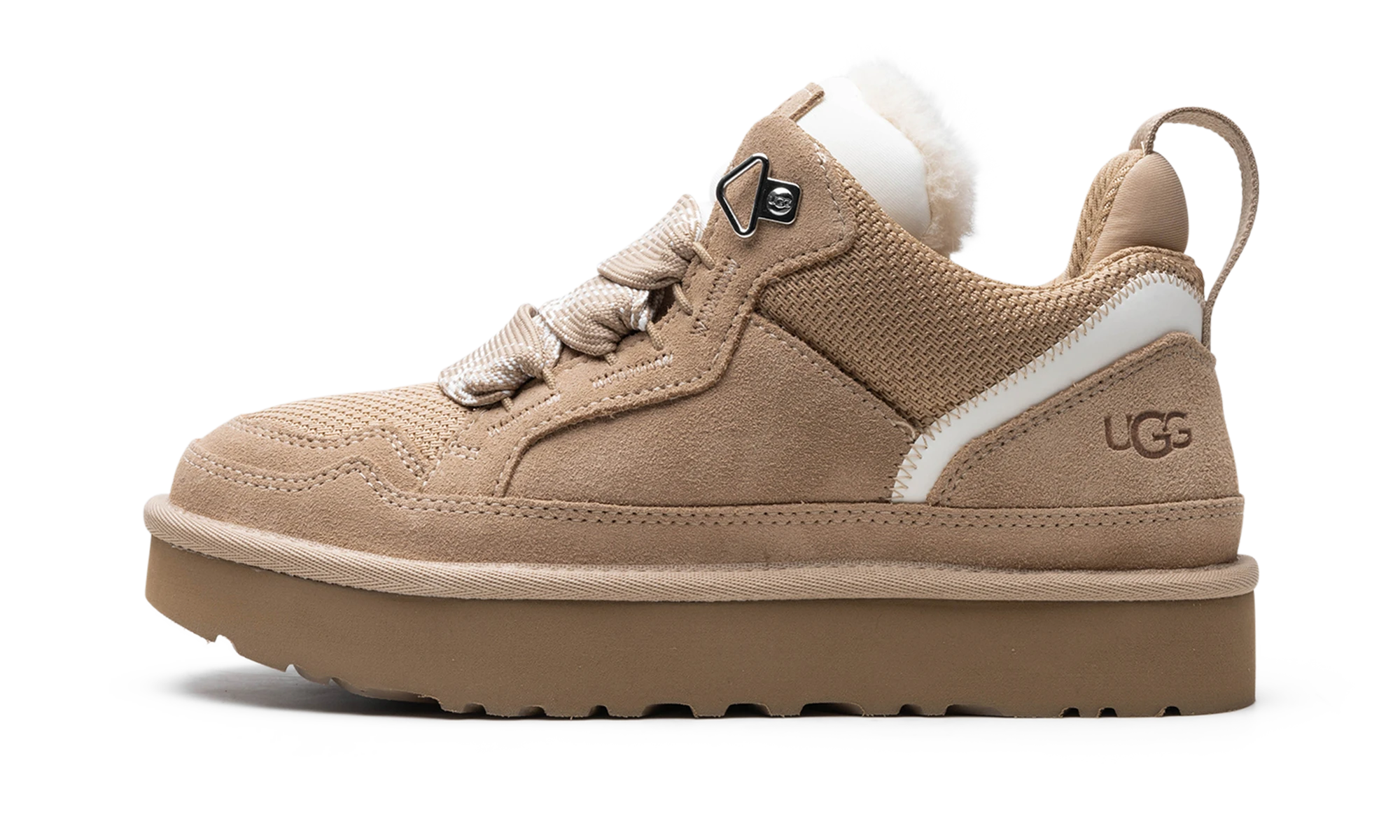 Détail du côté intérieur de la basket UGG Lowmel Sand beige.