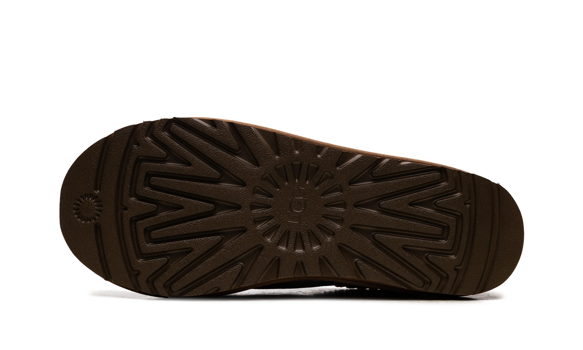 Pantoufle UGG Tasman Baxter Slipper Chestnut en cuir marron, disponible en France, Suisse, Belgique et Luxembourg — vue de profil extérieur.