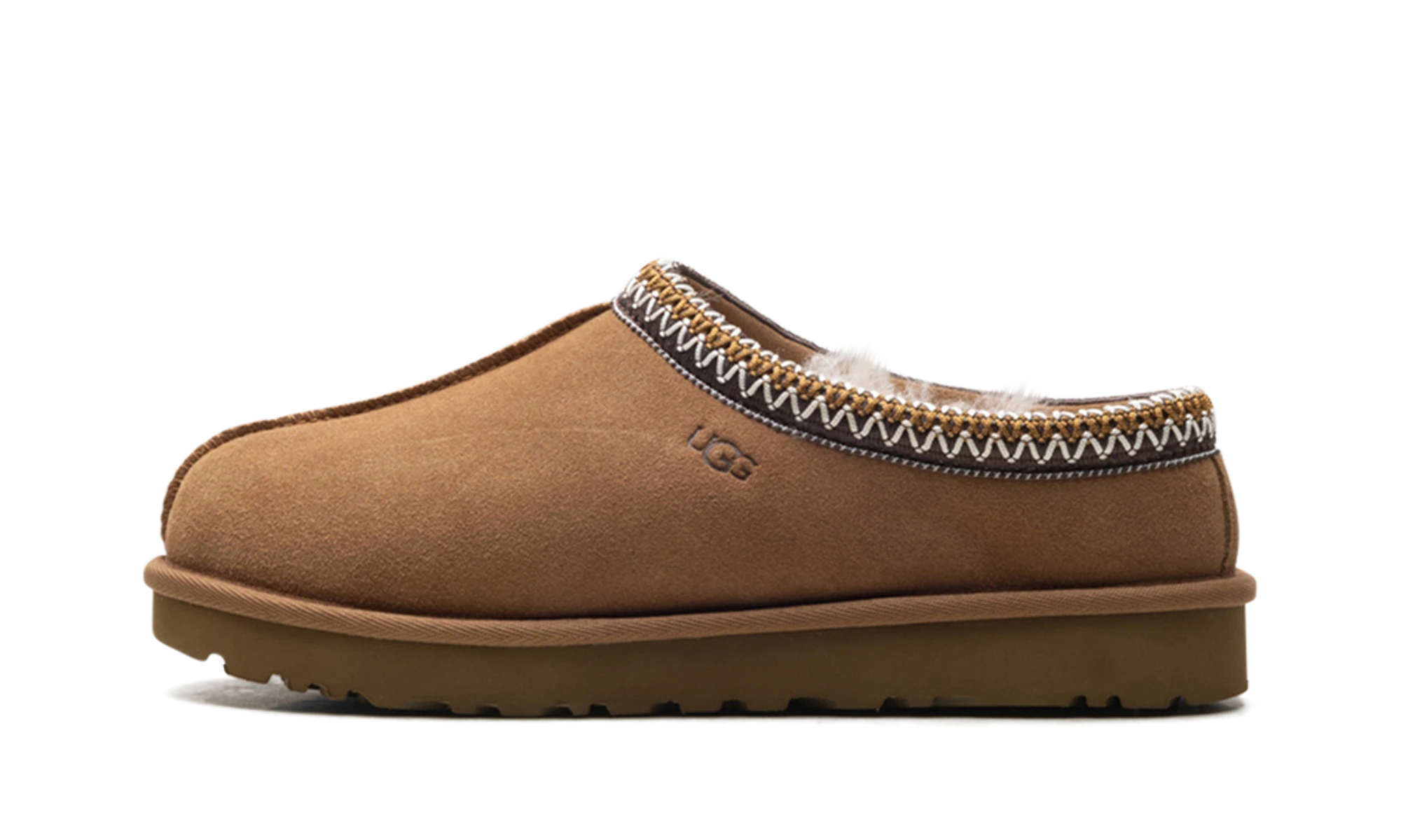 Détail du côté intérieur de la pantoufle UGG Tasman II Slipper Chestnut marron.