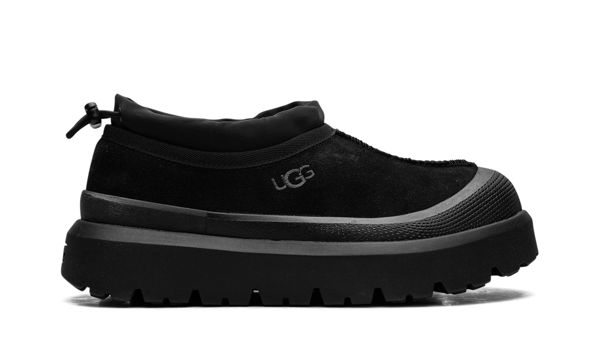 Pantoufle UGG Tasman Weather Hybrid Slipper Black en daim noir, disponible en France, Suisse, Belgique et Luxembourg — vue de profil extérieur.