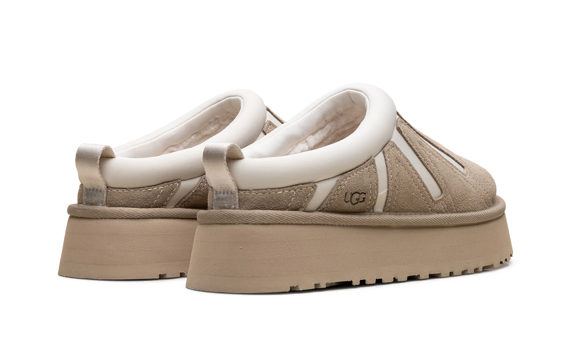 Vue arrière des talons de la UGG Tazz Sunwave Slipper Mustard Seed.