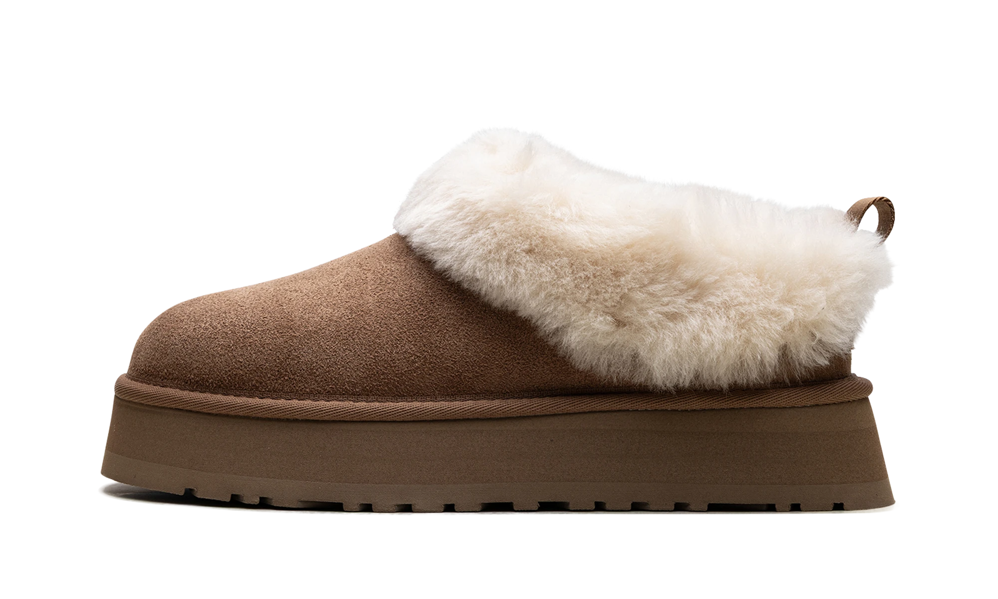 Détail du côté intérieur de la pantoufle UGG Tazzelle Slipper Chestnut marron.