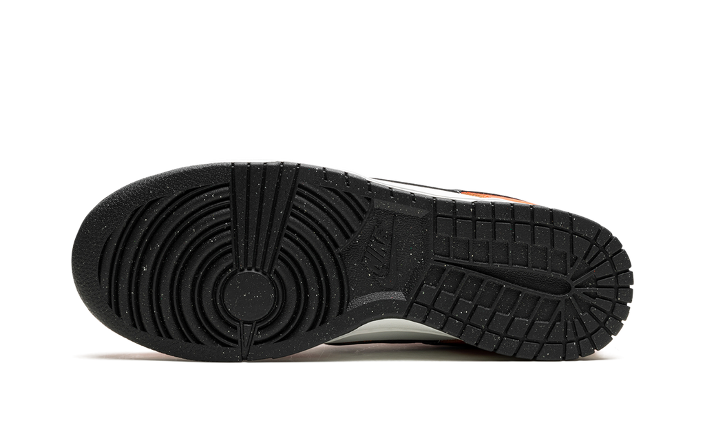 Dunk Low Starry Swoosh