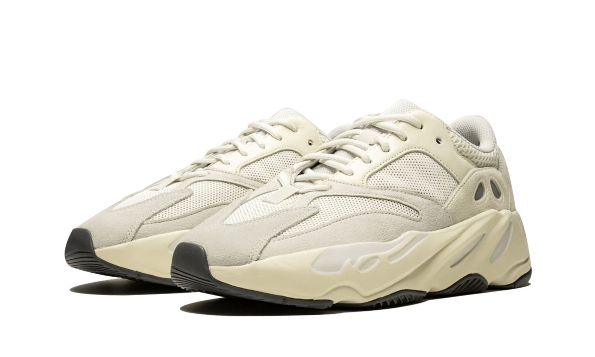 Yeezy 700 Analog